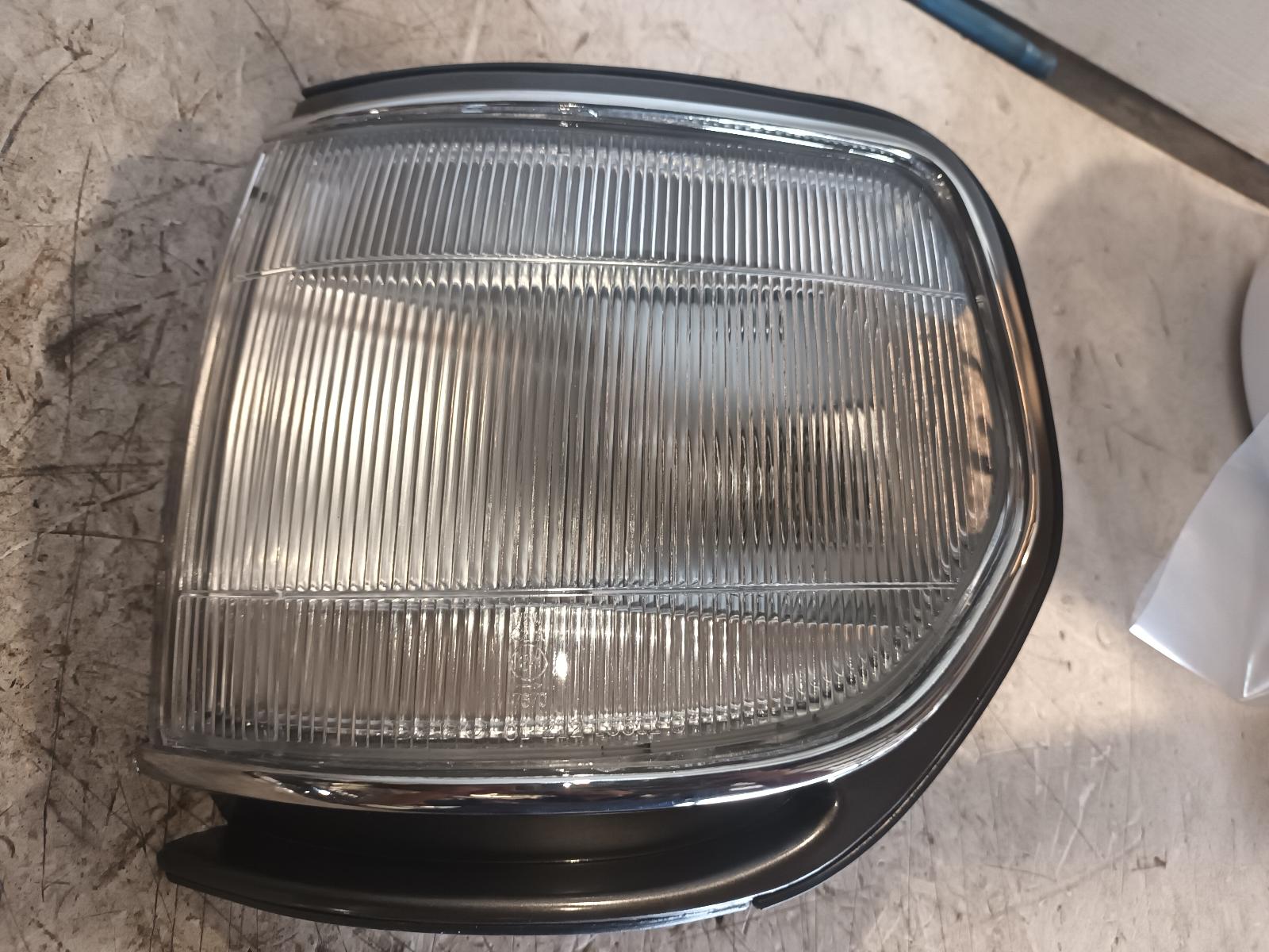 View Auto part Left Indicator/Fog/Side Toyota Landcruiser 1995