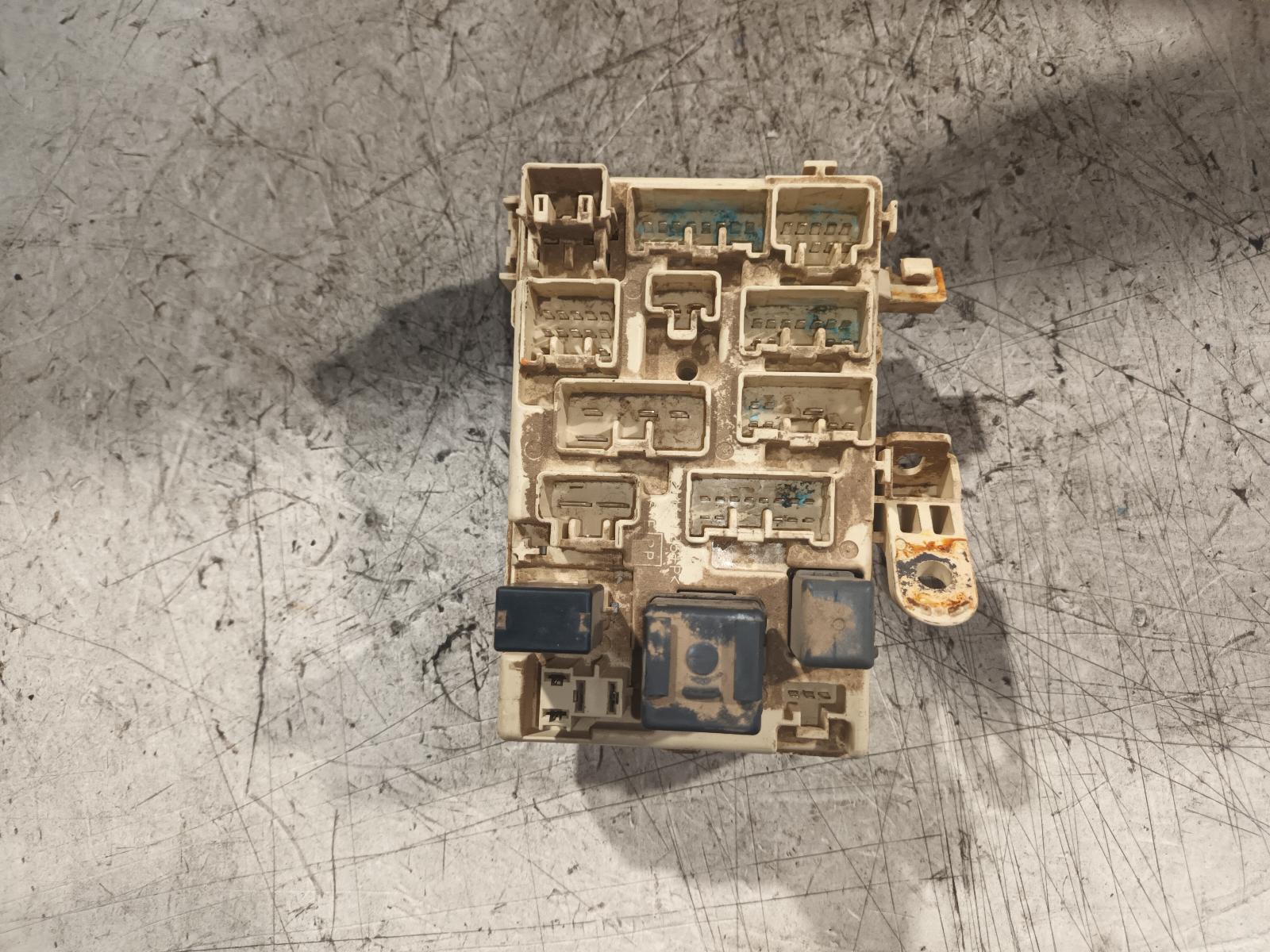 Fuse Box Hilux Toyota 2001