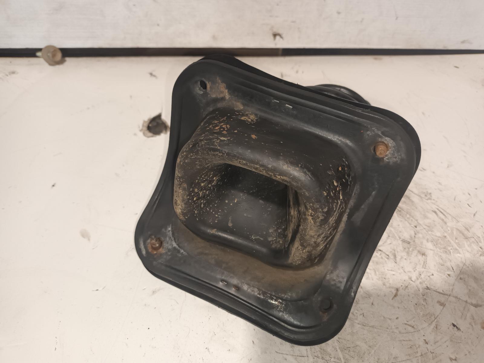 1996 Toyota Landcruiser Gear Stick/Shifter View Auto part Gear Stick/Shifter Toyota Landcruiser 1996