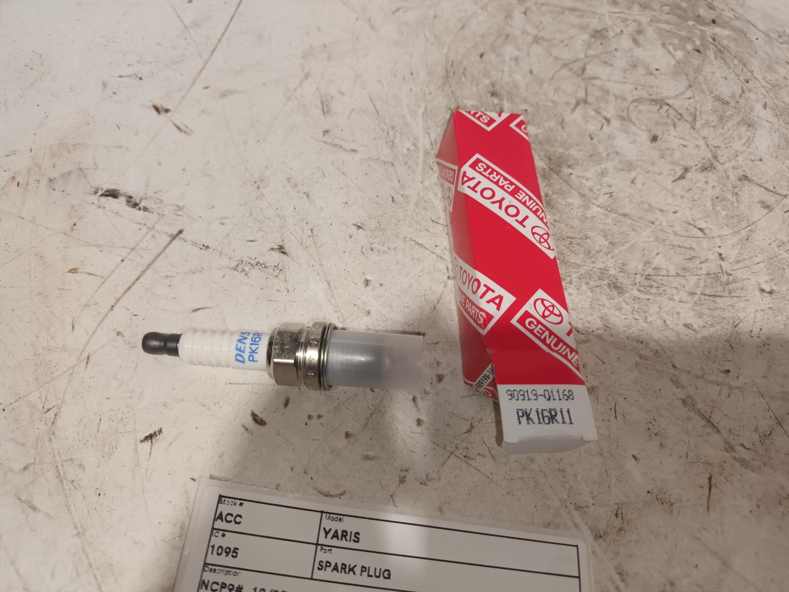 View Auto part Spark Plug Toyota Yaris 2015