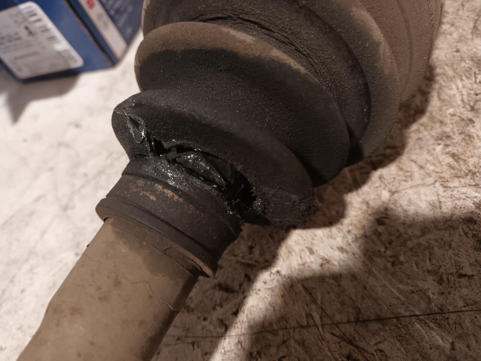 View Auto part Left Driveshaft Ford Ranger 2009