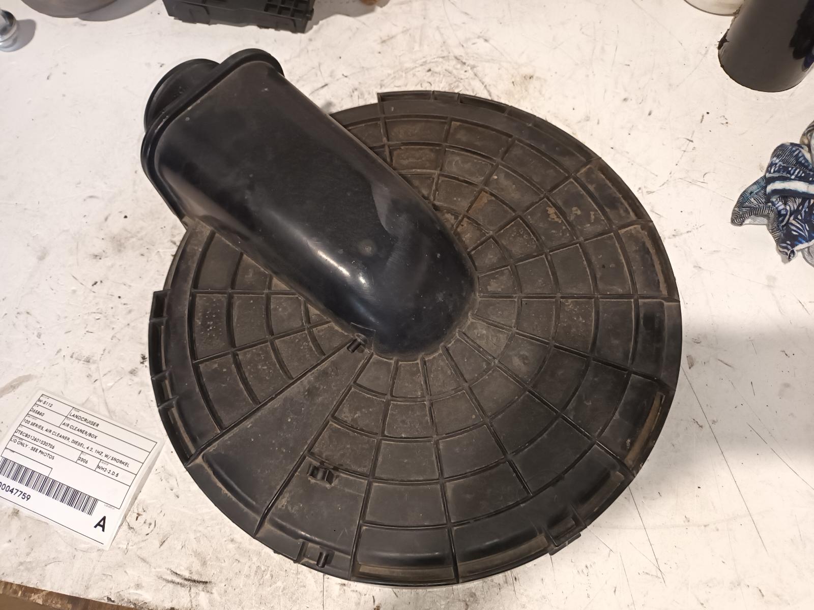 2006 Toyota Landcruiser Air Cleaner/Box View Auto part Air Cleaner/Box Toyota Landcruiser 2006