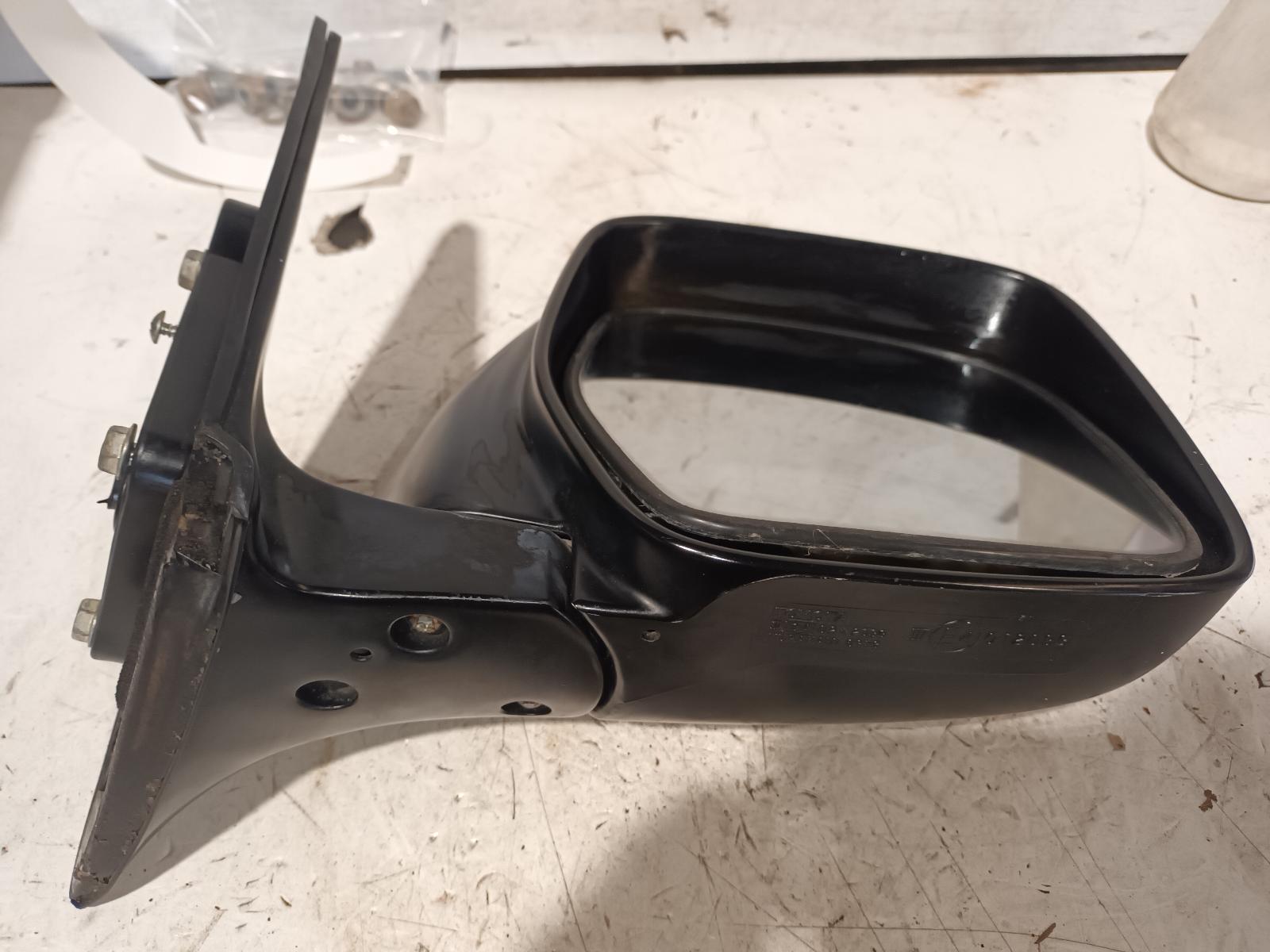 2006 Toyota Landcruiser Right Door Mirror View Auto part Right Door Mirror Toyota Landcruiser 2006