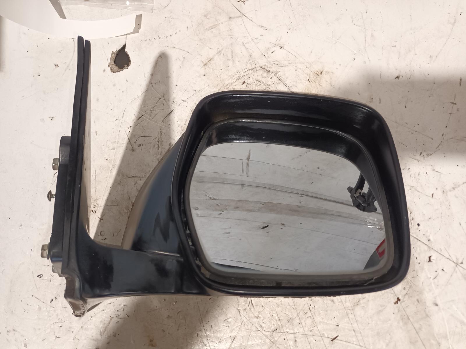 2006 Toyota Landcruiser Right Door Mirror View Auto part Right Door Mirror Toyota Landcruiser 2006