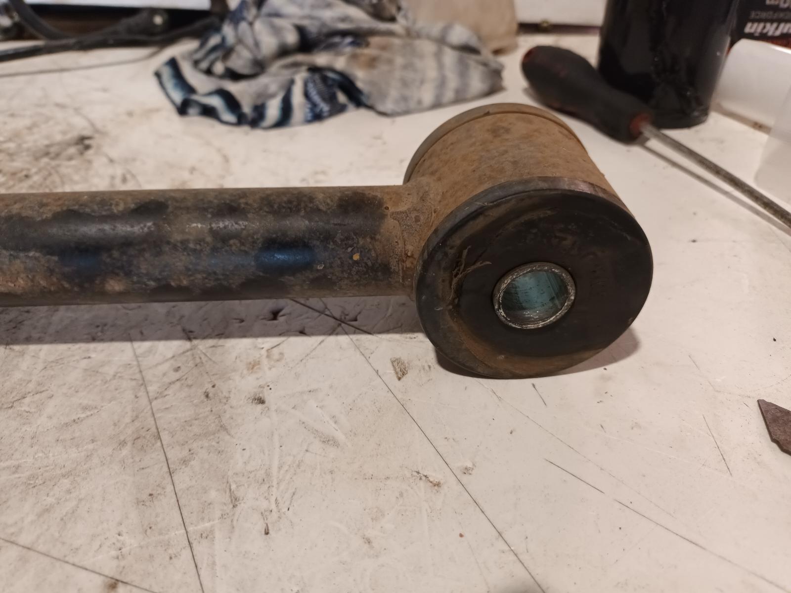 2006 Toyota Landcruiser Right Rear Trailing Arm View Auto part Right Rear Trailing Arm Toyota Landcruiser 2006