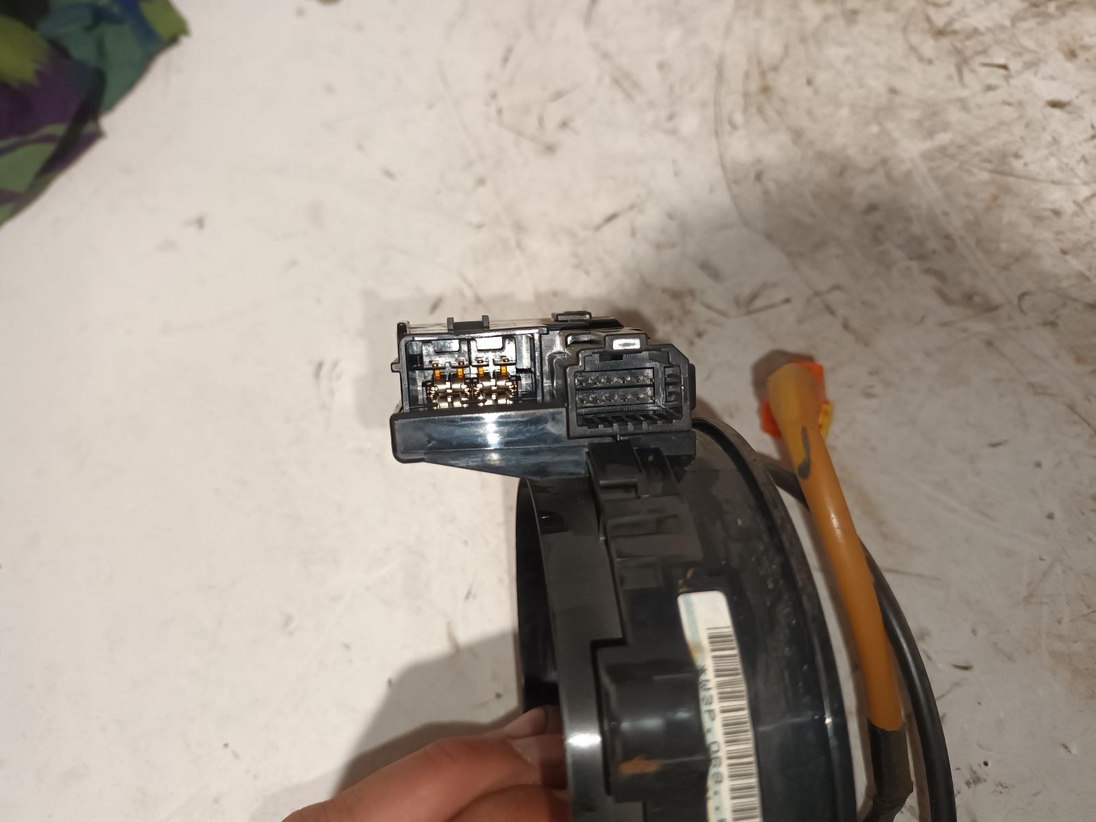 2006 Toyota Landcruiser Airbag Module/Sensor View Auto part Airbag Module/Sensor Toyota Landcruiser 2006