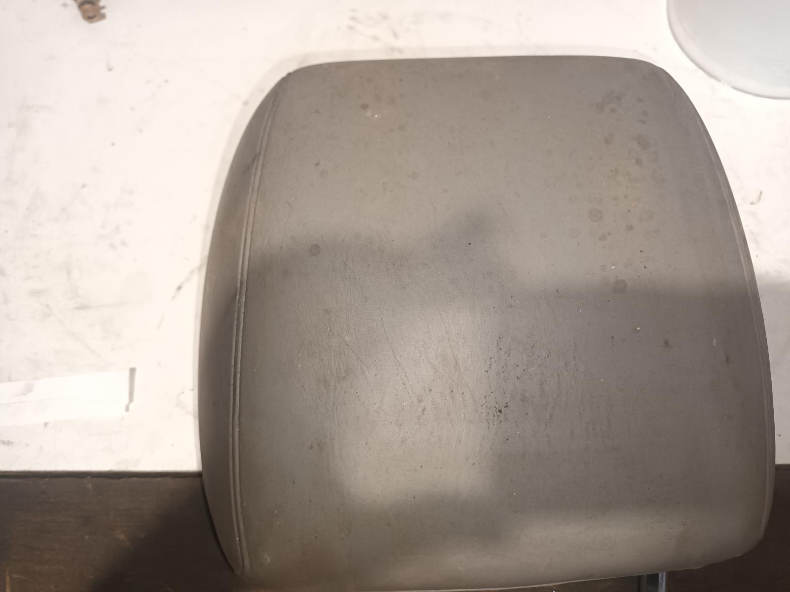 2006 Toyota Landcruiser Headrest View Auto part Headrest Toyota Landcruiser 2006