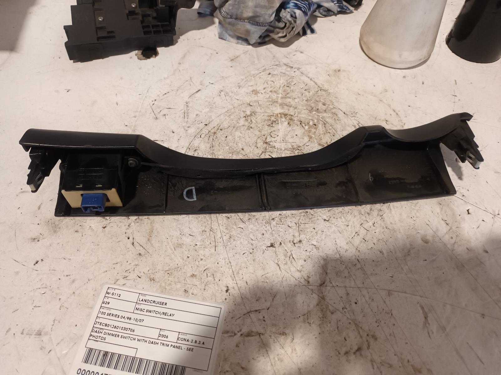 2006 Toyota Landcruiser Misc Switch/Relay View Auto part Misc Switch/Relay Toyota Landcruiser 2006