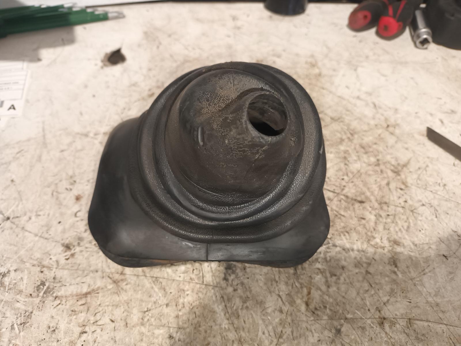 View Auto part Gear Stick/Shifter Toyota Landcruiser 1993