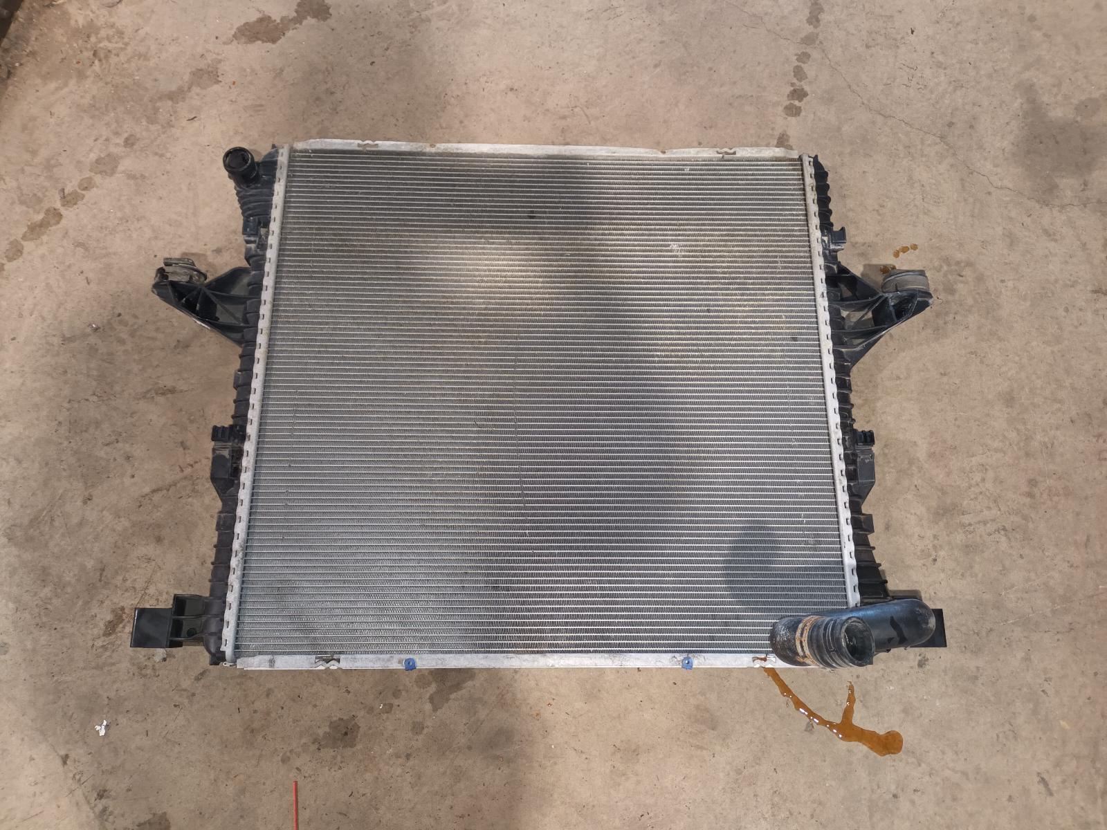 View Auto part Radiator Volkswagen Amarok 2013