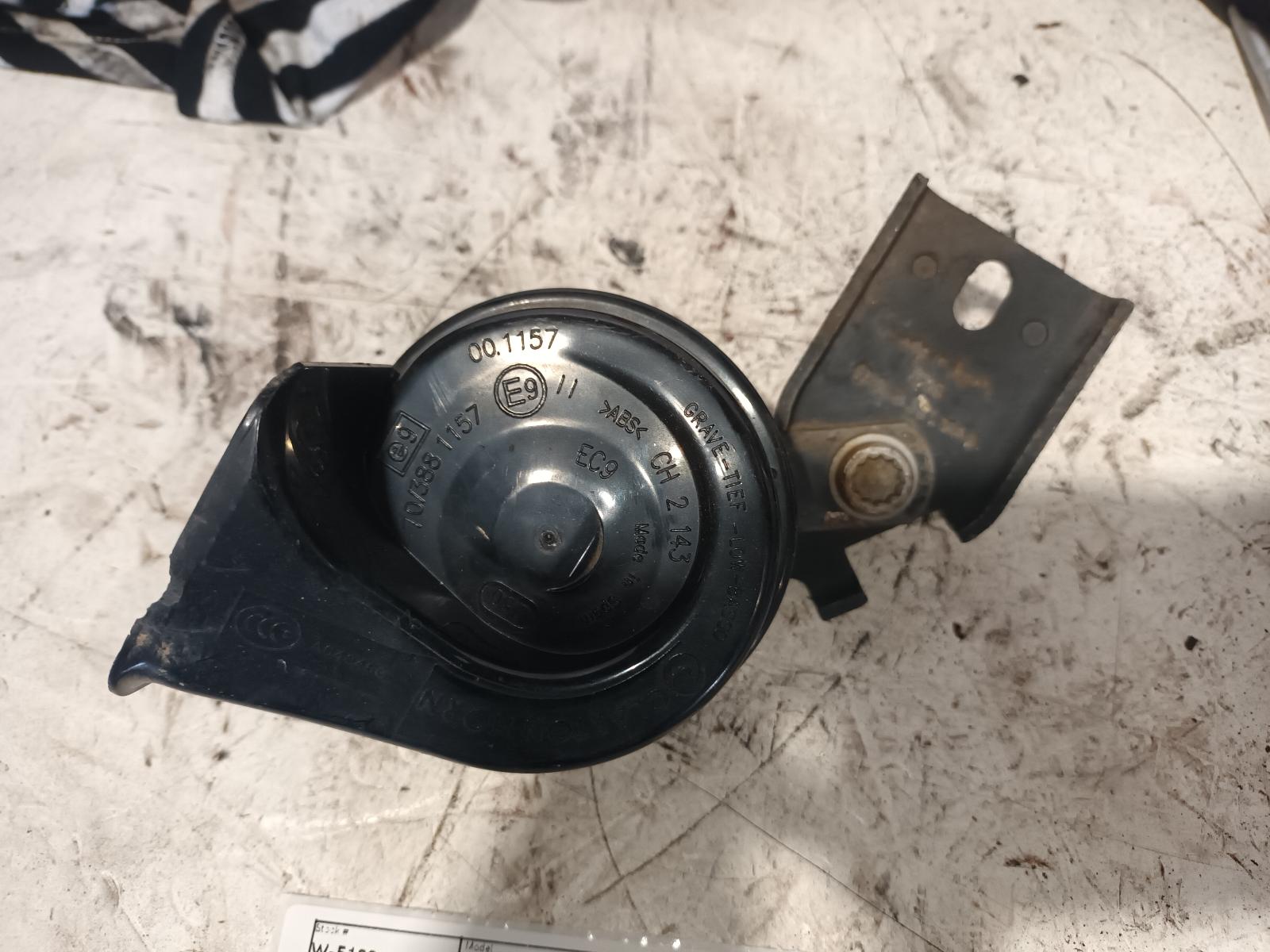 View Auto part Horn Volkswagen Amarok 2013