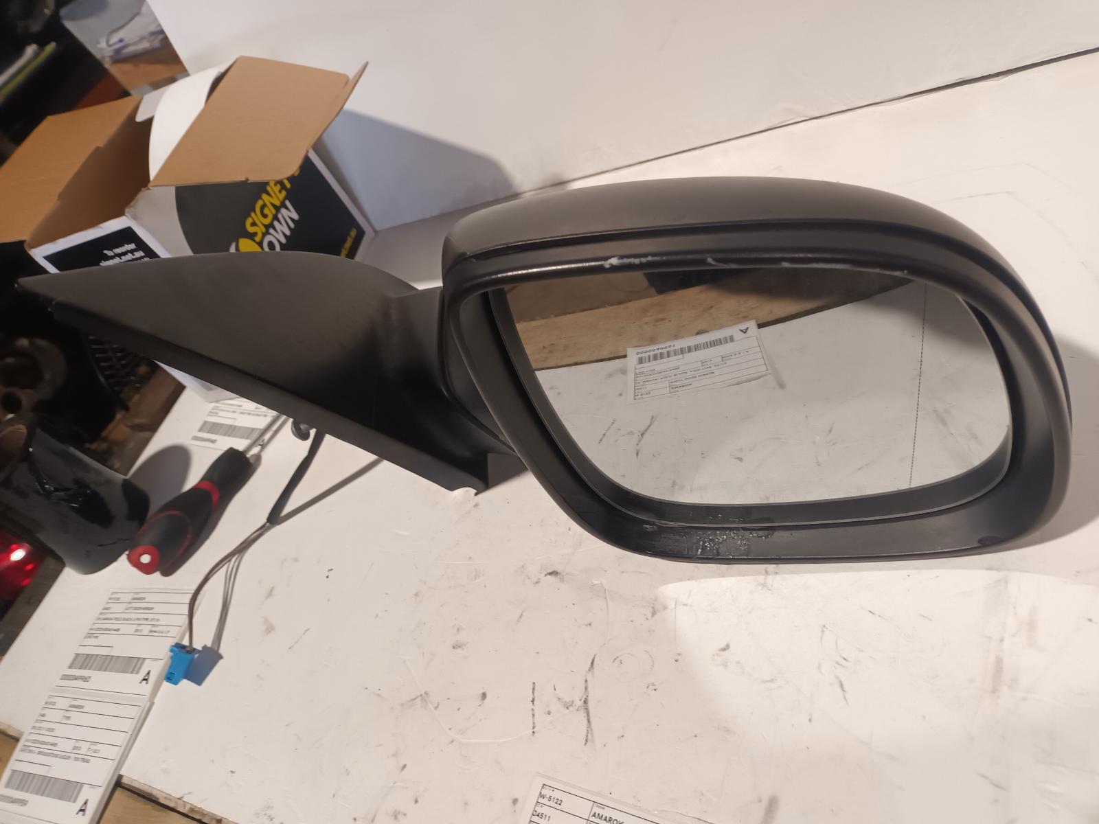 View Auto part Right Door Mirror Volkswagen Amarok 2013