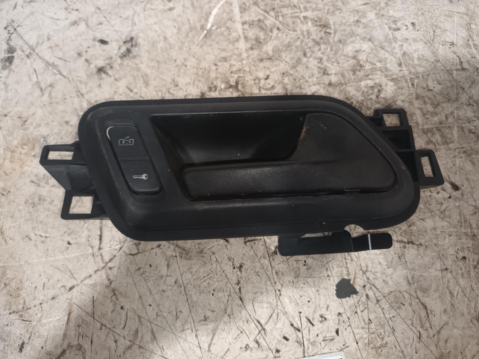 View Auto part Door Handle Volkswagen Amarok 2013