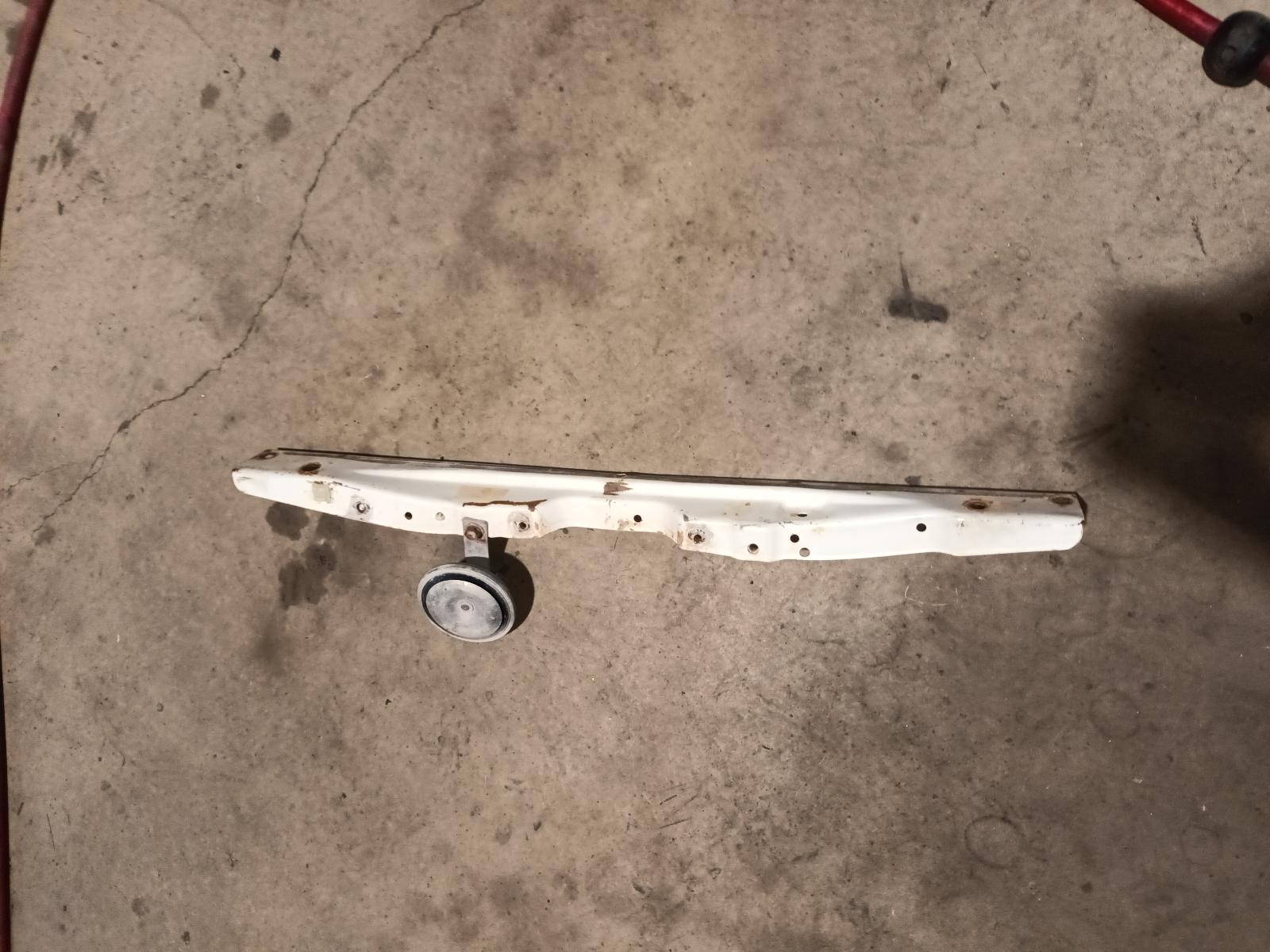2004 Toyota Landcruiser Radiator Support View Auto part Radiator Support Toyota Landcruiser 2004