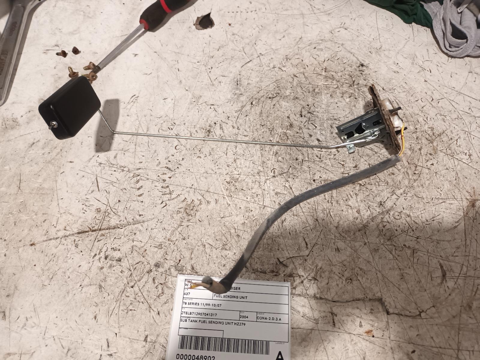 2004 Toyota Landcruiser Fuel Sending Unit View Auto part Fuel Sending Unit Toyota Landcruiser 2004
