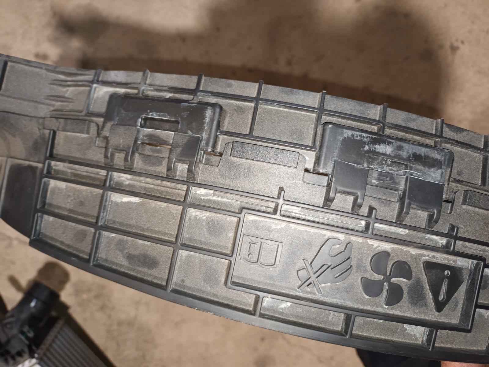 View Auto part Fan Shroud Ford Everest 2019