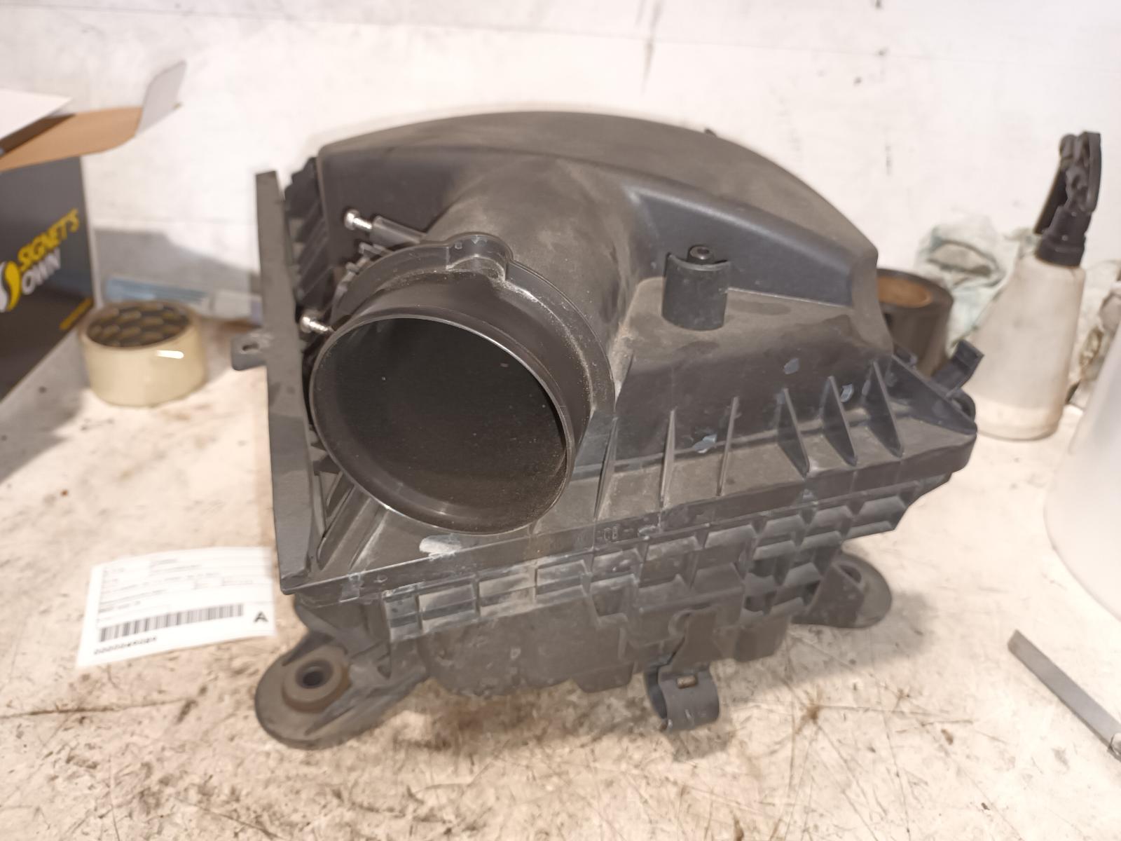 View Auto part Air Cleaner/Box Ford Everest 2019