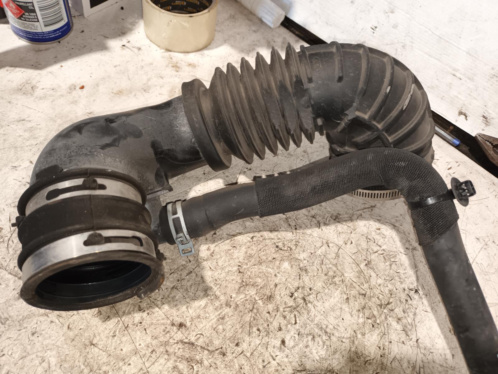 2019 Ford Everest Air Cleaner Duct/Hos View Auto part Air Cleaner Duct/Hos Ford Everest 2019
