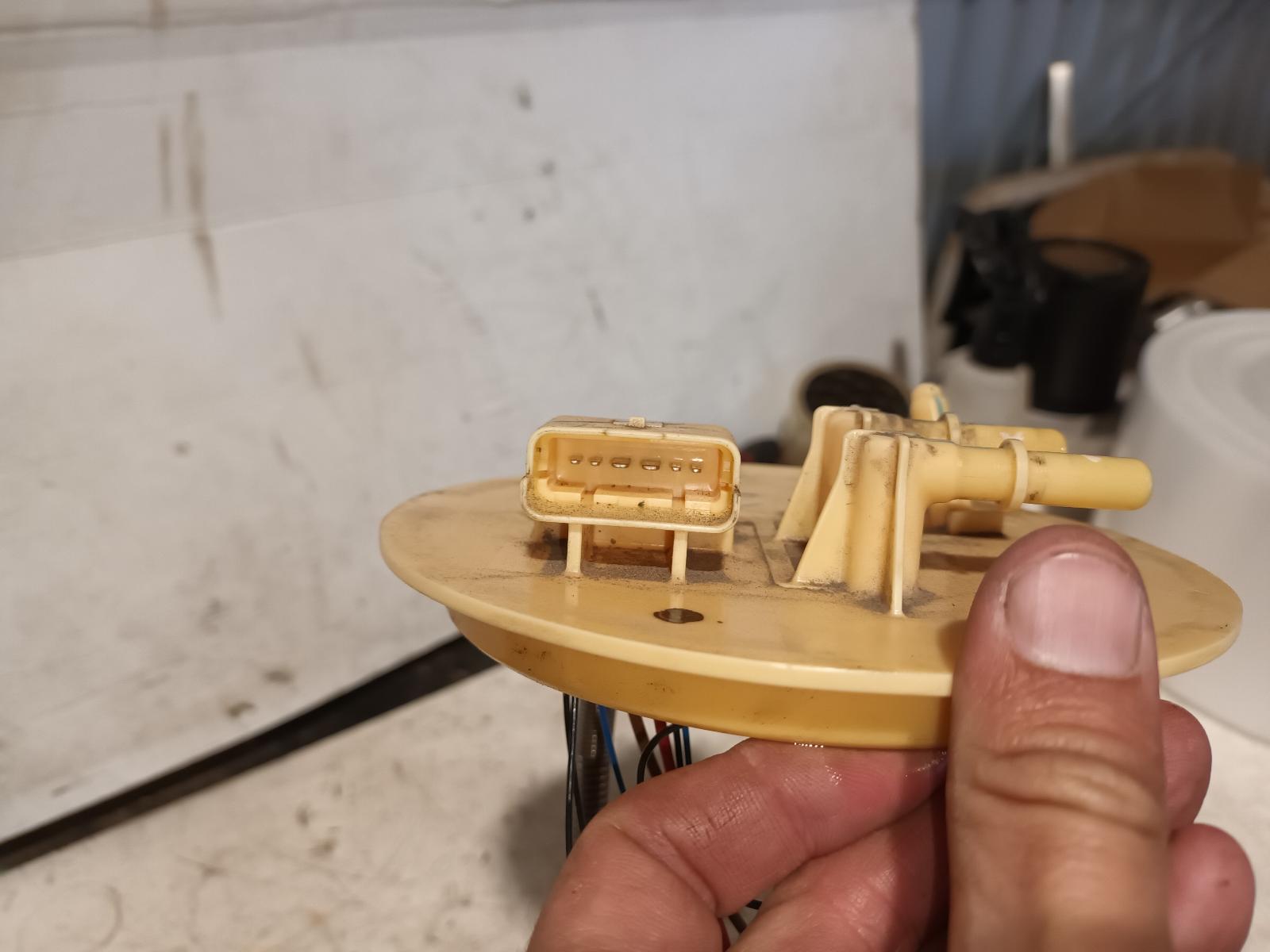 View Auto part Fuel Sending Unit Ford Everest 2019