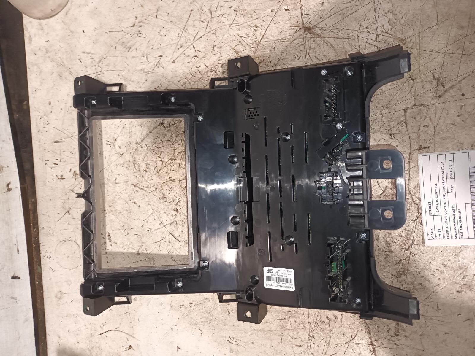 2019 Ford Everest Heater/Ac Controls View Auto part Heater/Ac Controls Ford Everest 2019