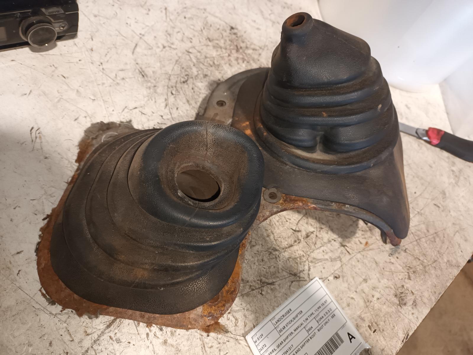 2004 Toyota Landcruiser Gear Stick/Shifter View Auto part Gear Stick/Shifter Toyota Landcruiser 2004