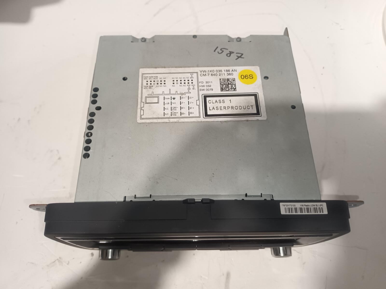 View Auto part Radio/Cd/Dvd/Sat/Tv Volkswagen Amarok 2013
