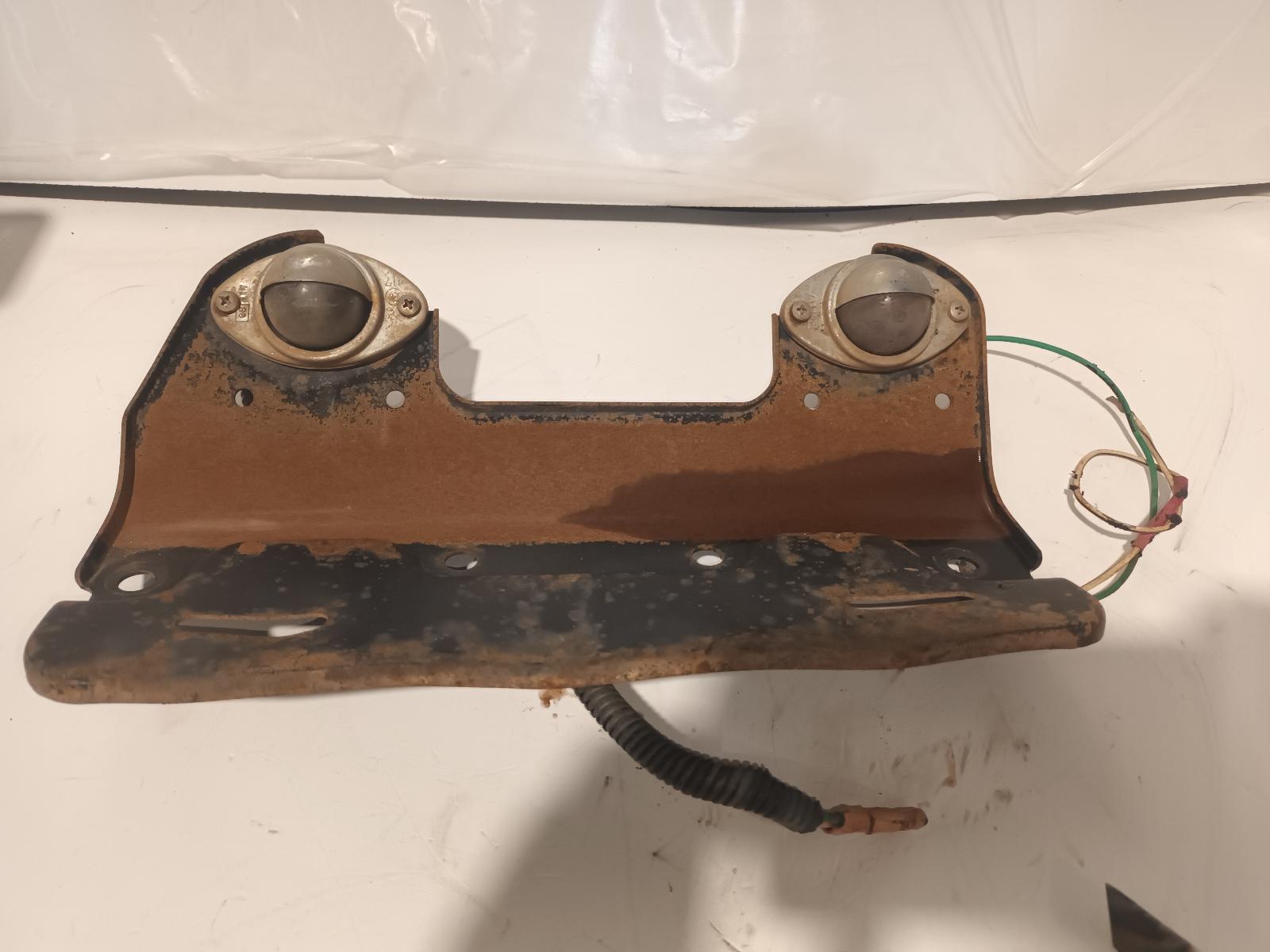 1998 Toyota Landcruiser Number Plate Lamp View Auto part Number Plate Lamp Toyota Landcruiser 1998