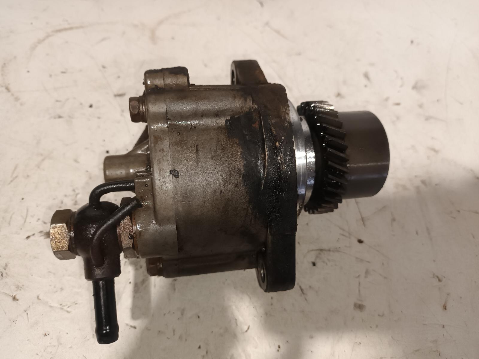 View Auto part Vacuum/Air Pump Toyota Hilux 2002