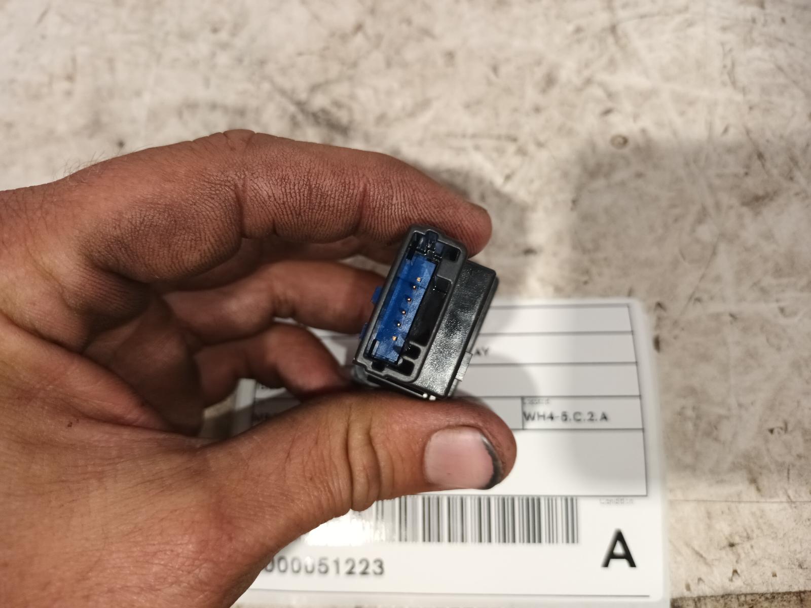 Misc Switch/Relay Hilux Toyota 2018