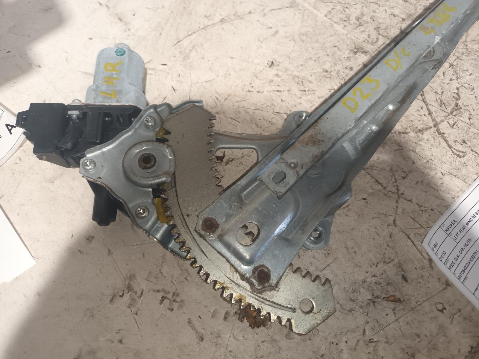 View Auto part Left Rear Wnd Reg/Motor Nissan Navara 2017