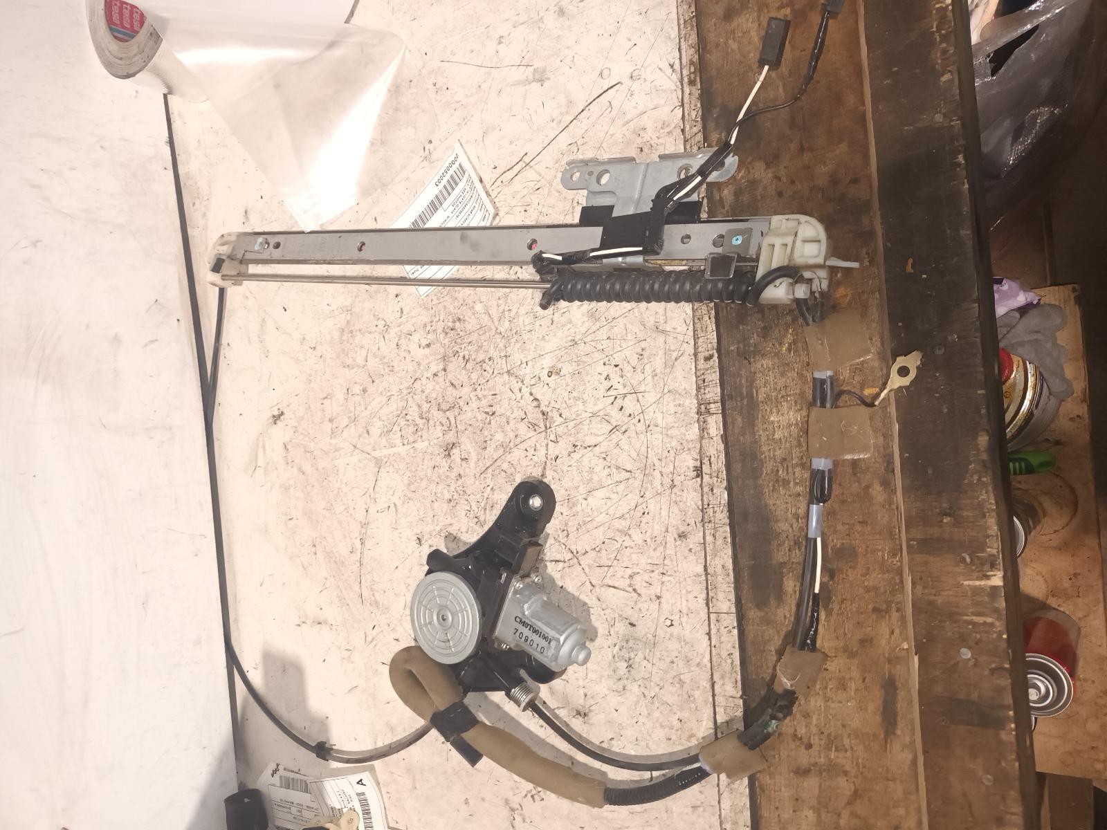 View Auto part Rear/Tailgate Glass Nissan Navara 2017