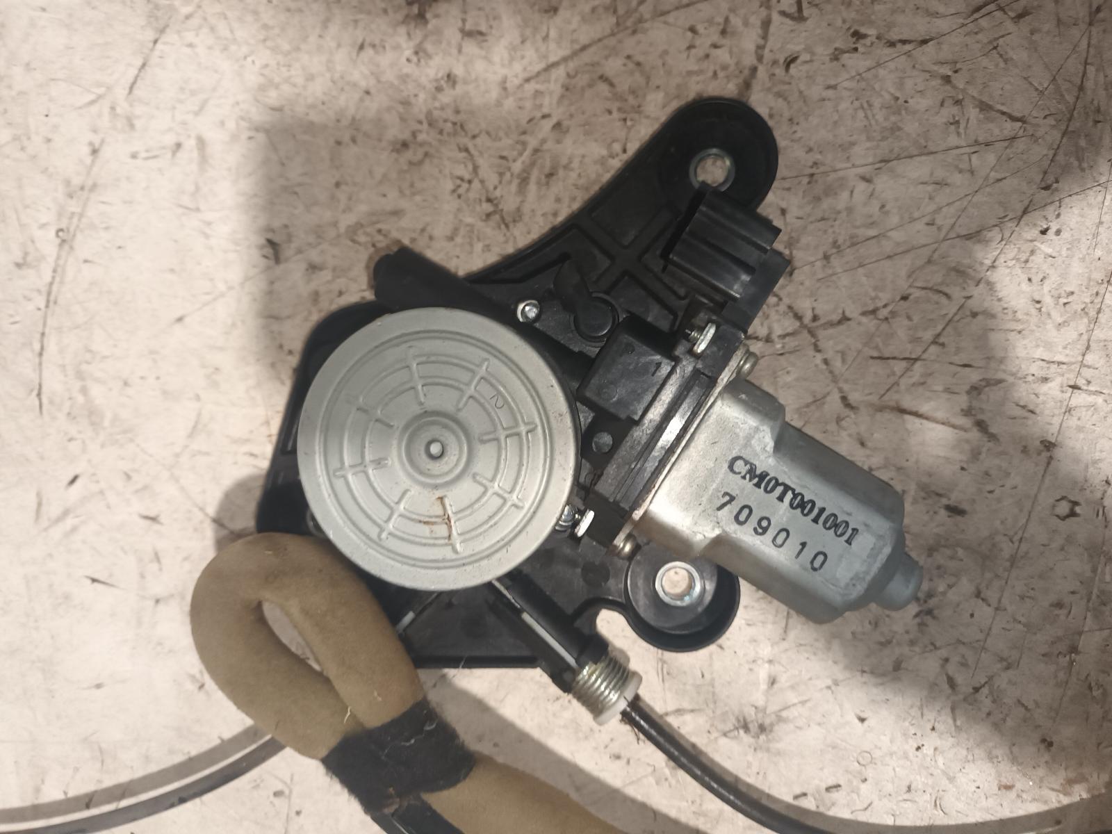 View Auto part Rear/Tailgate Glass Nissan Navara 2017