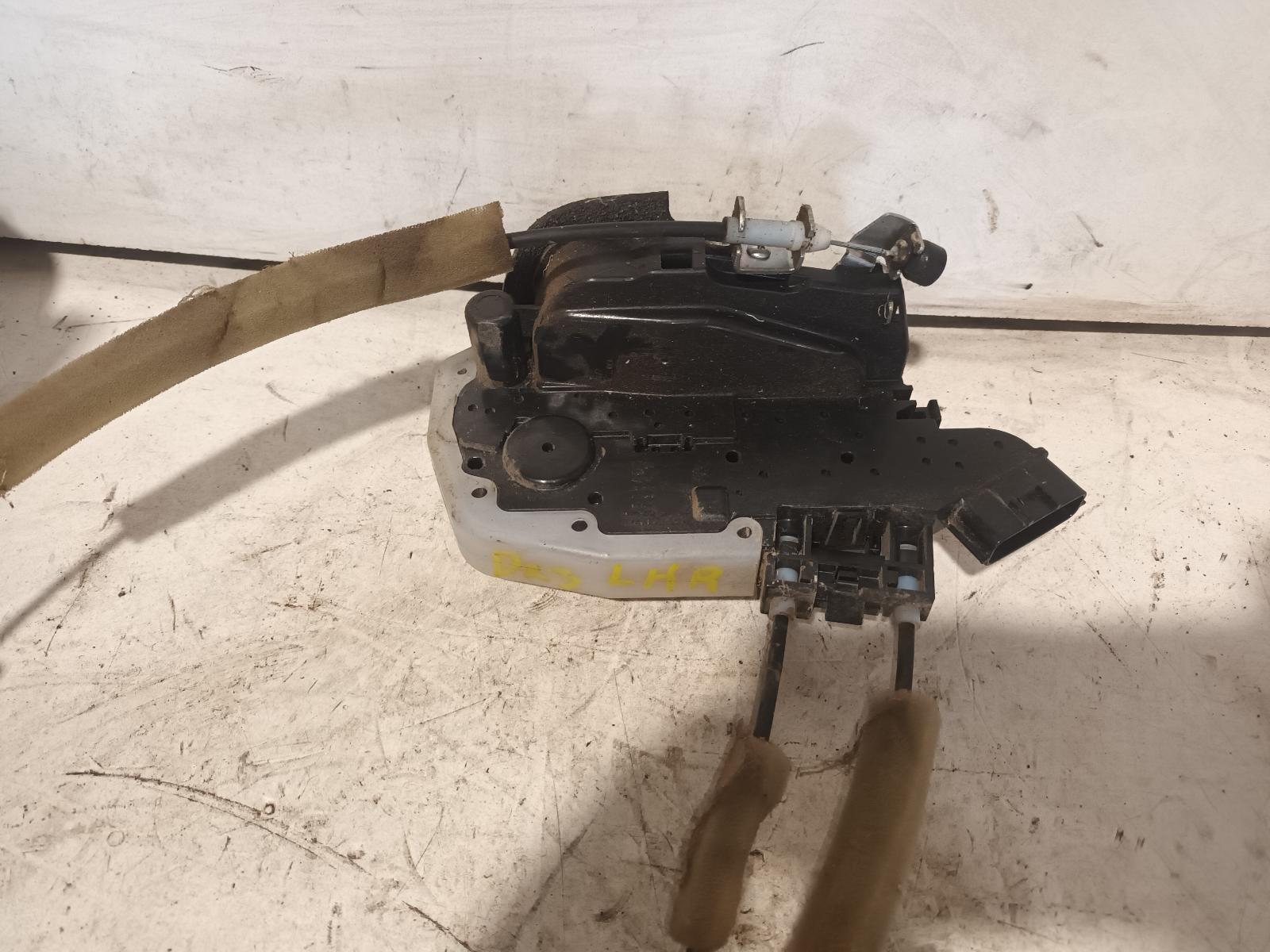 View Auto part Door/Boot/Gate Lock Nissan Navara 2017