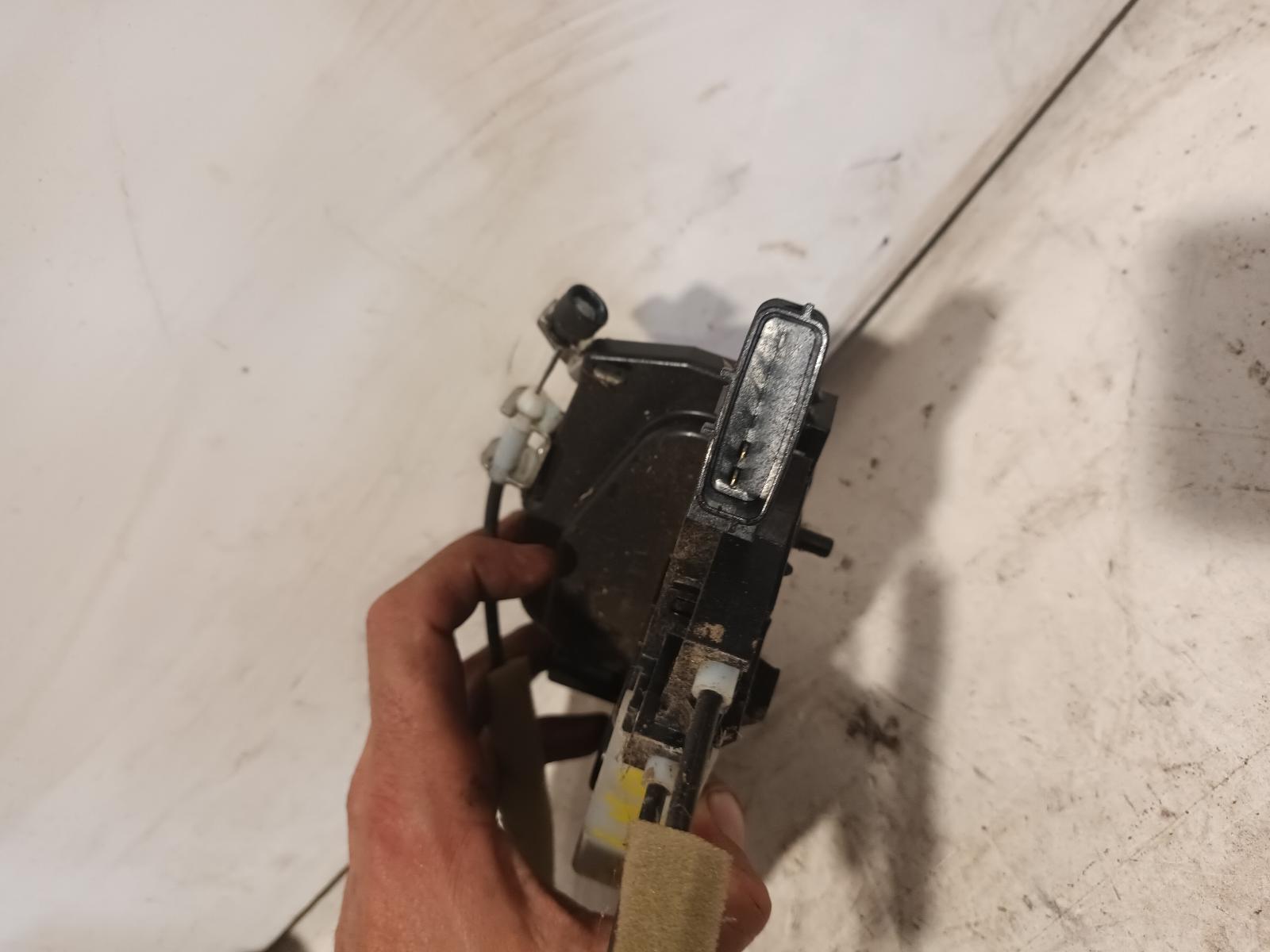 View Auto part Door/Boot/Gate Lock Nissan Navara 2017