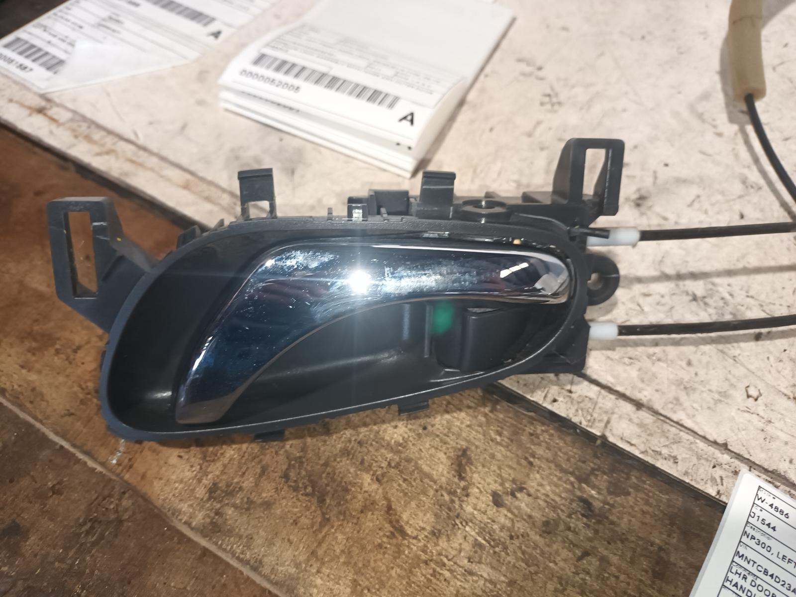 View Auto part Door/Boot/Gate Lock Nissan Navara 2017