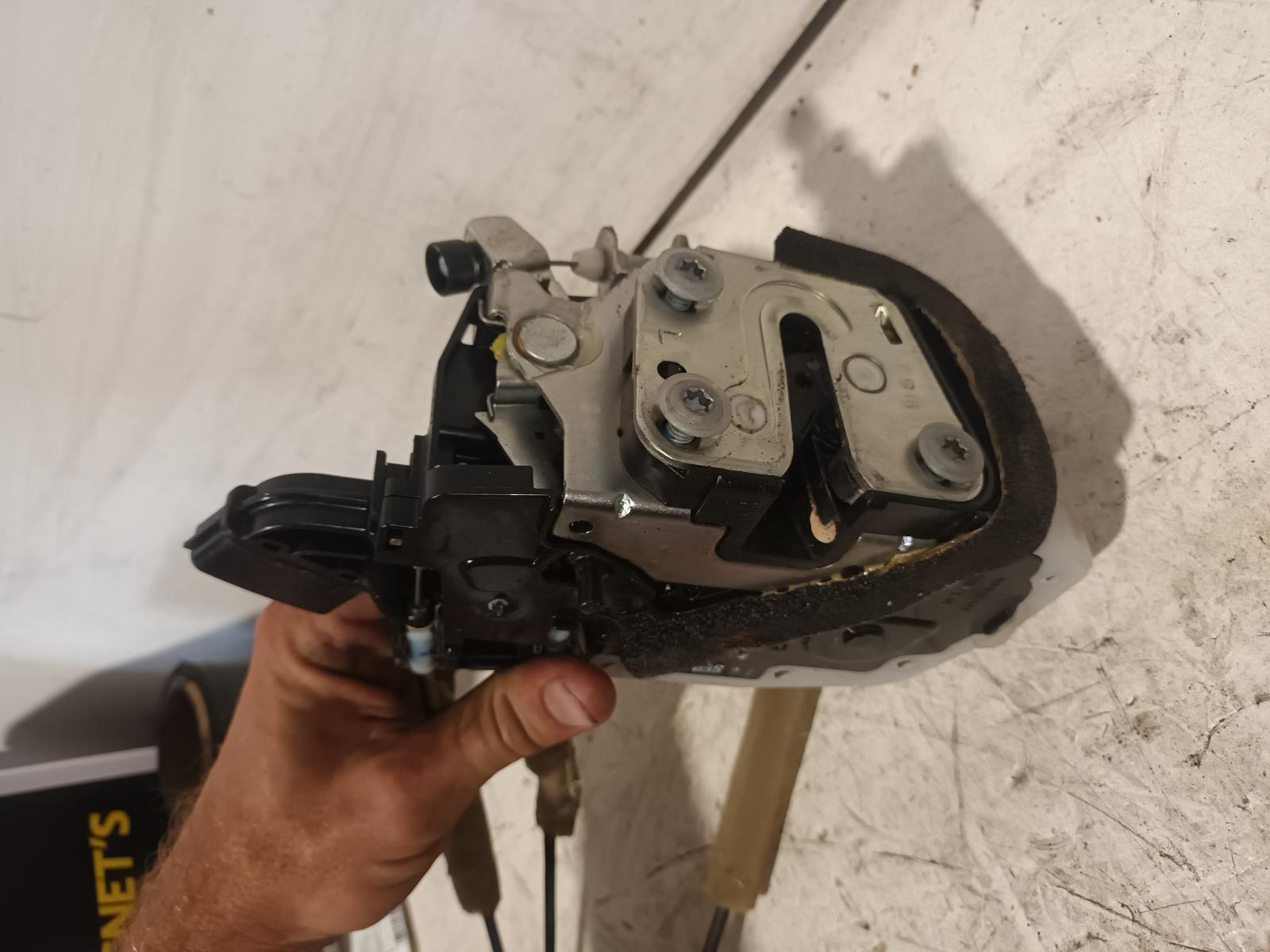 View Auto part Door/Boot/Gate Lock Nissan Navara 2017