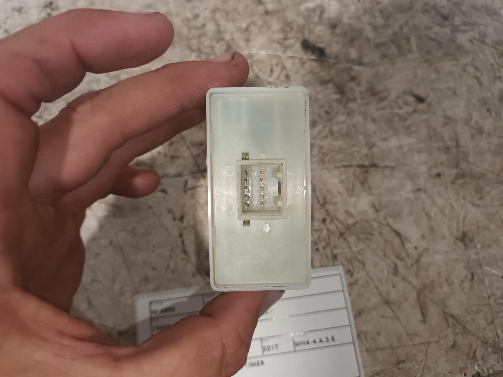 View Auto part Misc Switch/Relay Nissan Navara 2017