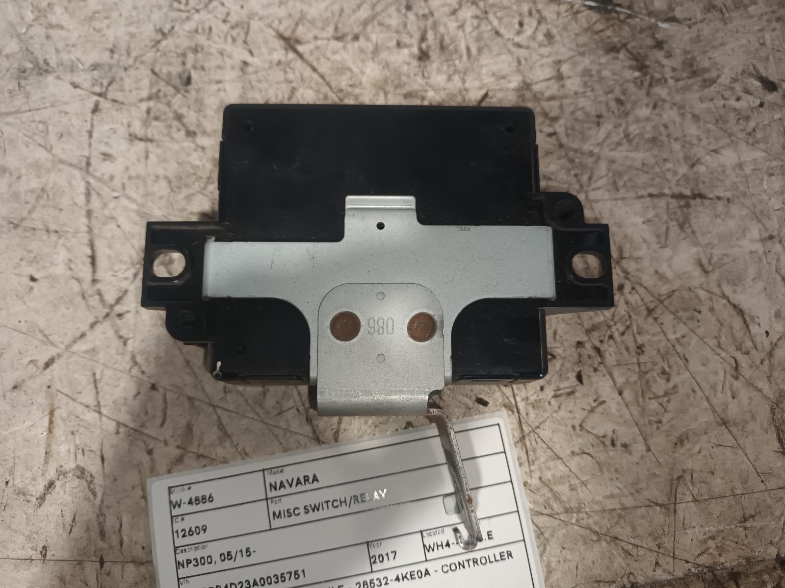 View Auto part Misc Switch/Relay Nissan Navara 2017