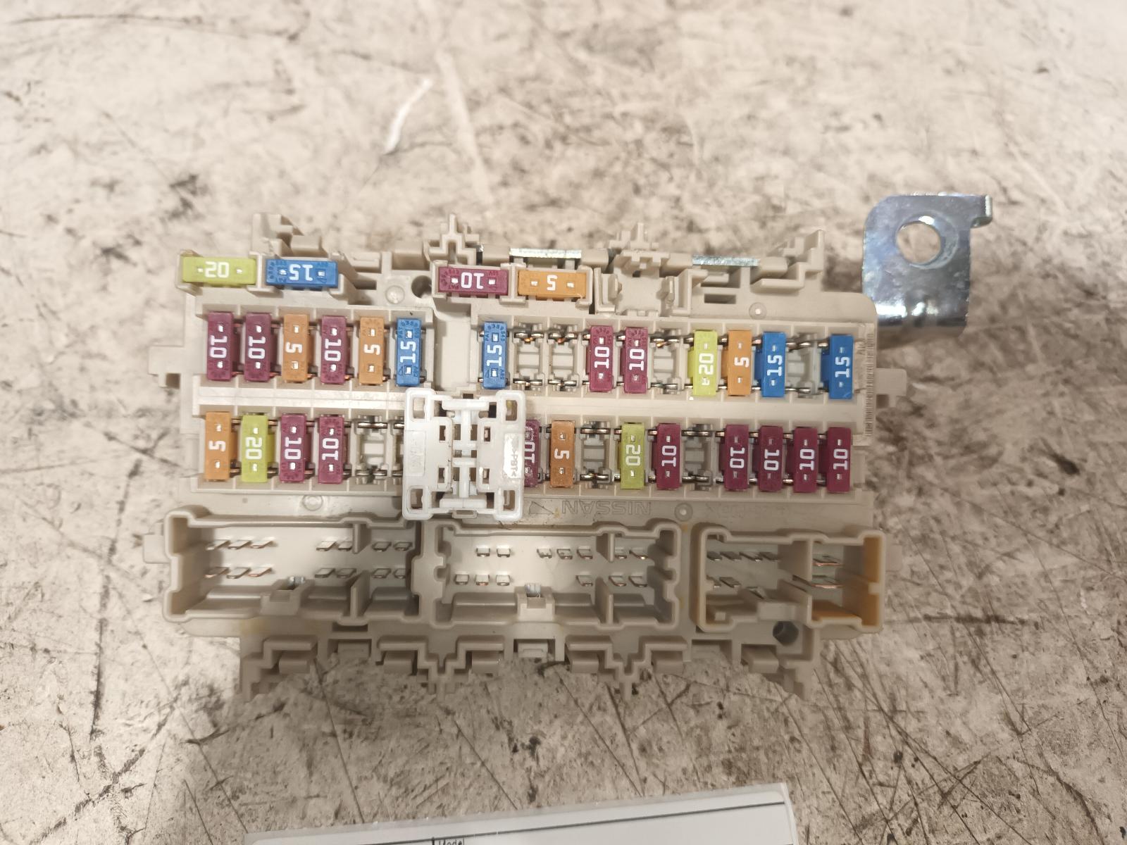 View Auto part Fuse Box Nissan Navara 2017