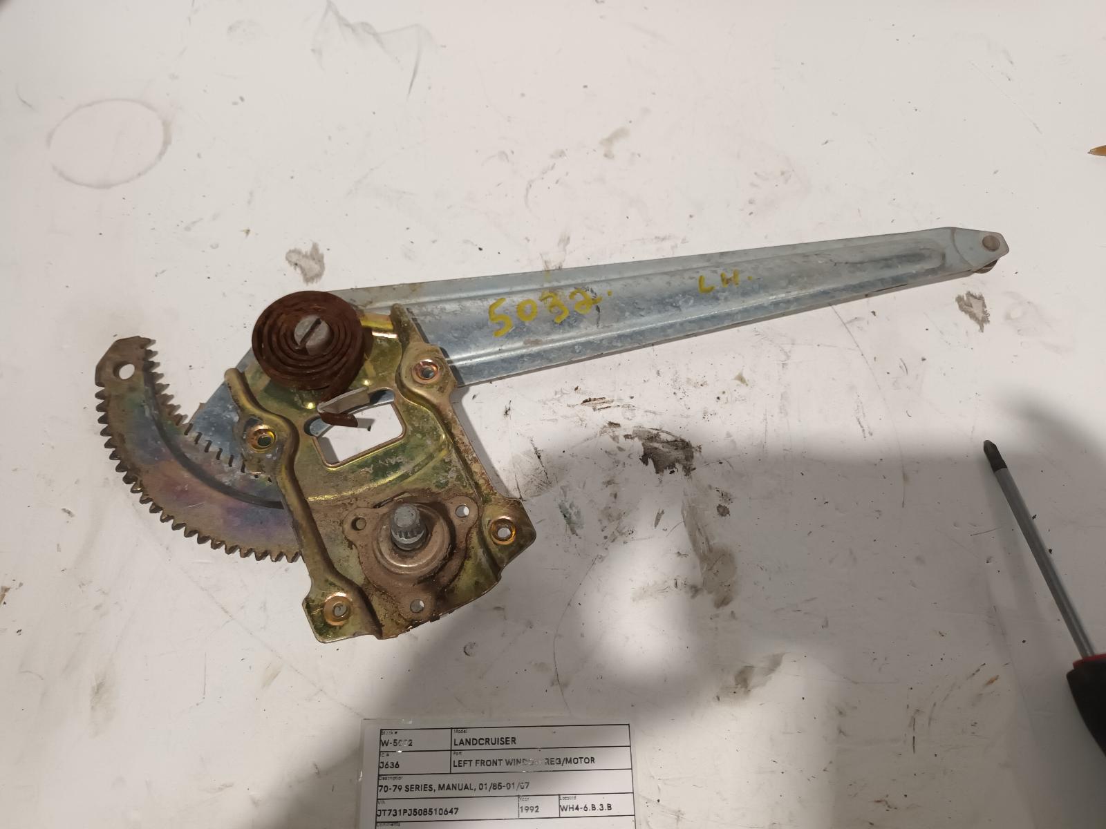 1992 Toyota Landcruiser Left Front Window Reg/Motor View Auto part Left Front Window Reg/Motor Toyota Landcruiser 1992