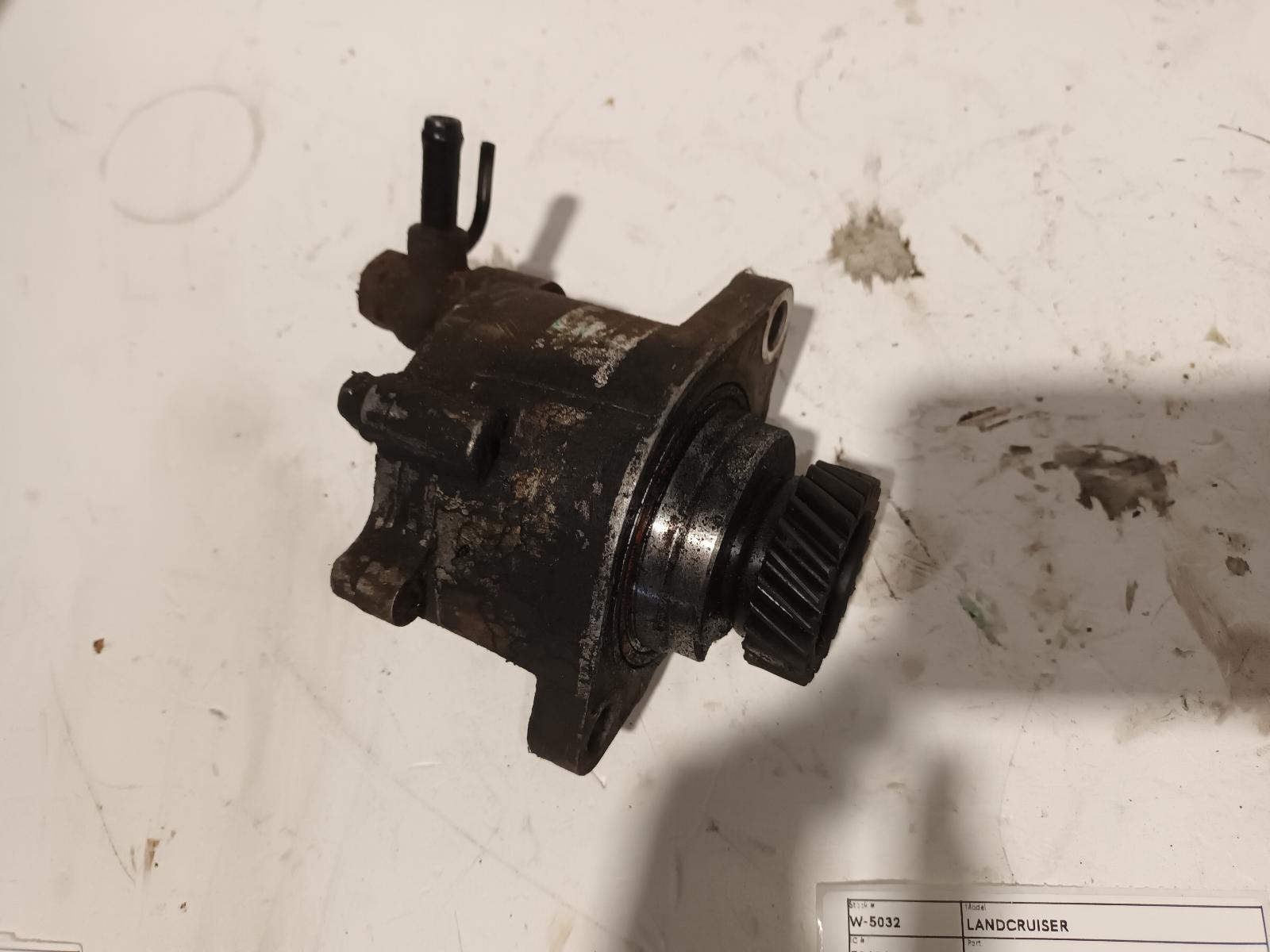 View Auto part Vacuum/Air Pump Toyota Landcruiser 1992