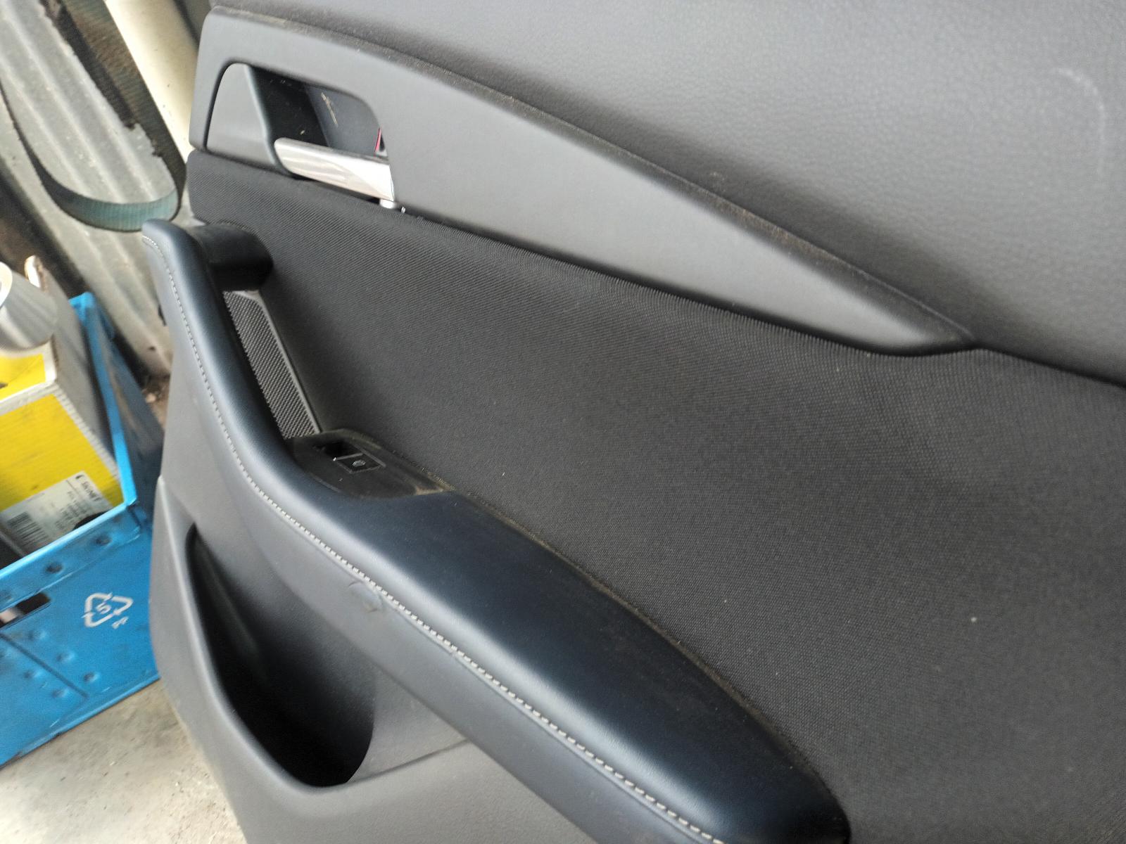 View Auto part Right Rear Door Sliding Mazda Cx30 2021