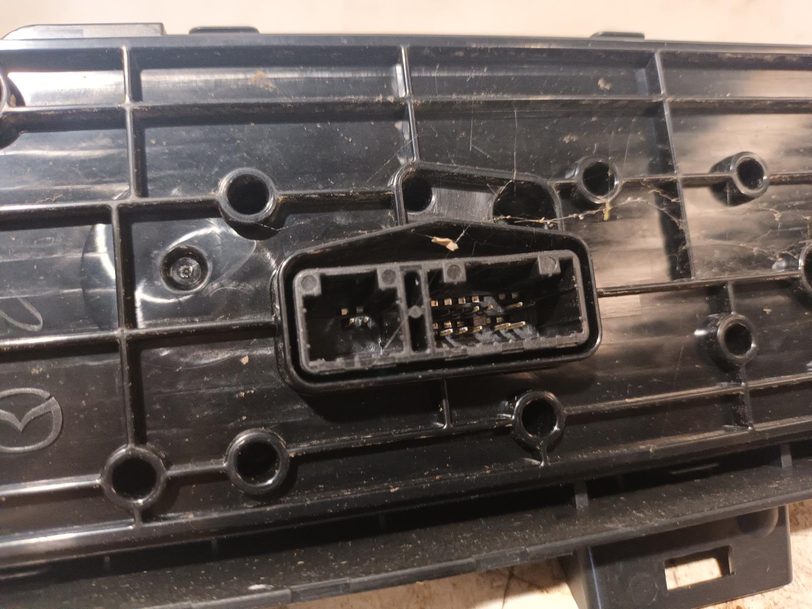 View Auto part Heater/Ac Controls Mazda Cx30 2021