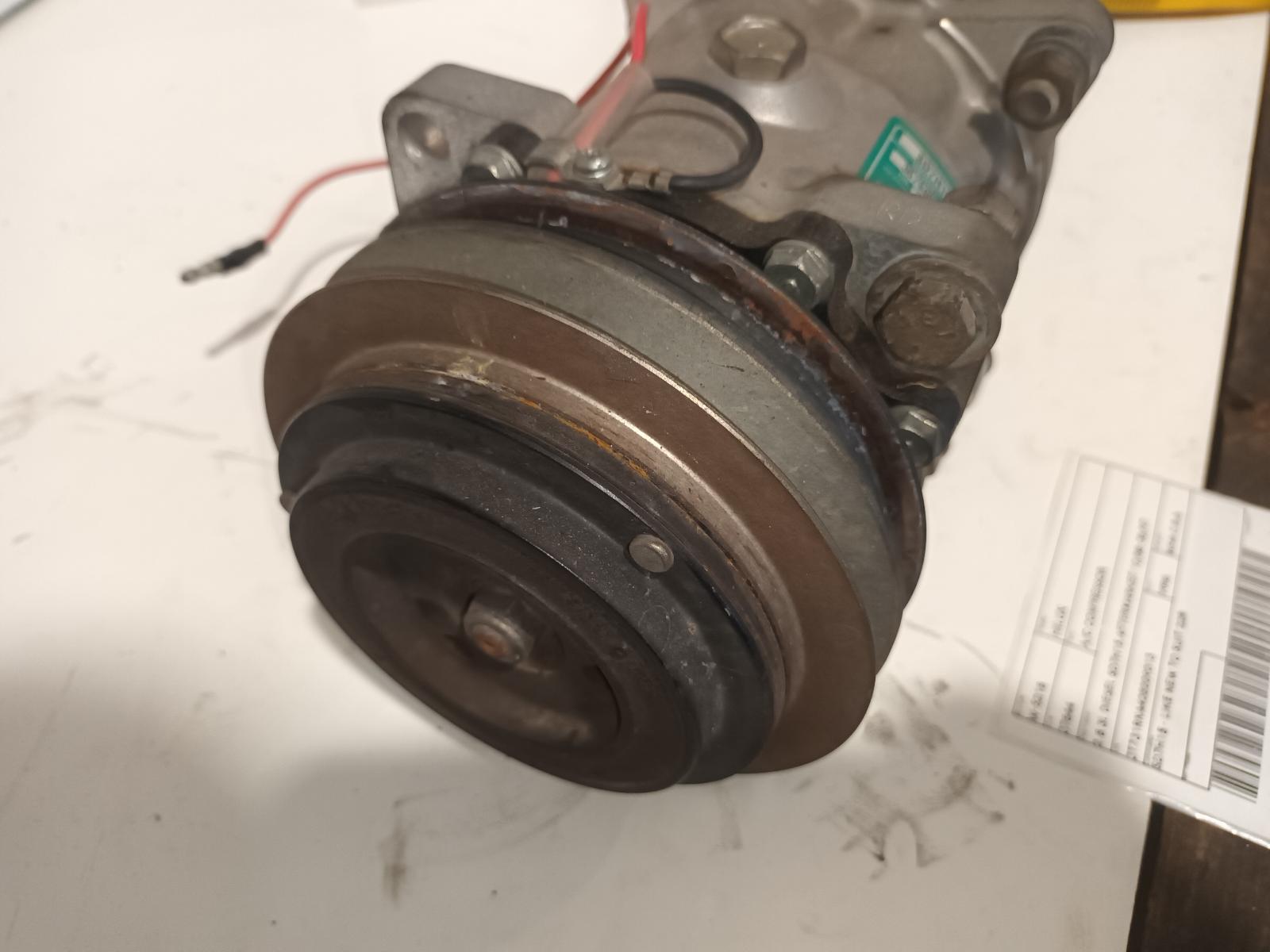 View Auto part A/C Compressor Toyota Hilux 1996