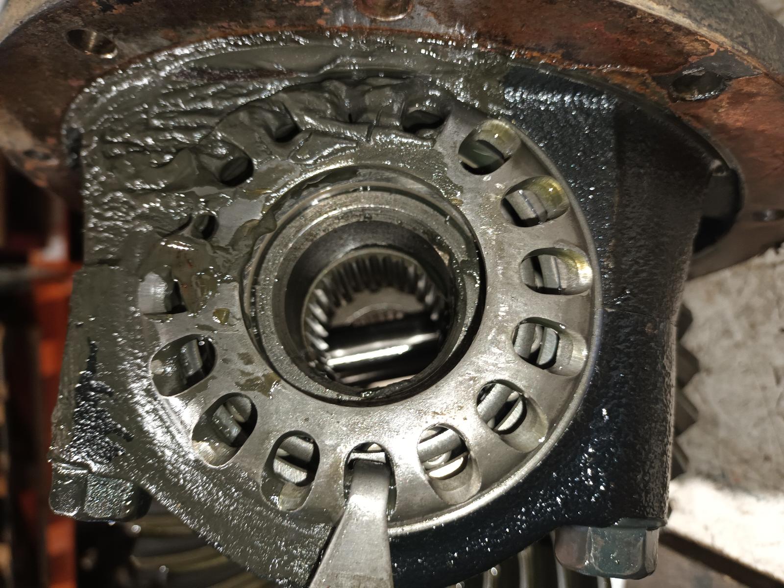 1996 Toyota Hilux Differential Centre View Auto part Differential Centre Toyota Hilux 1996