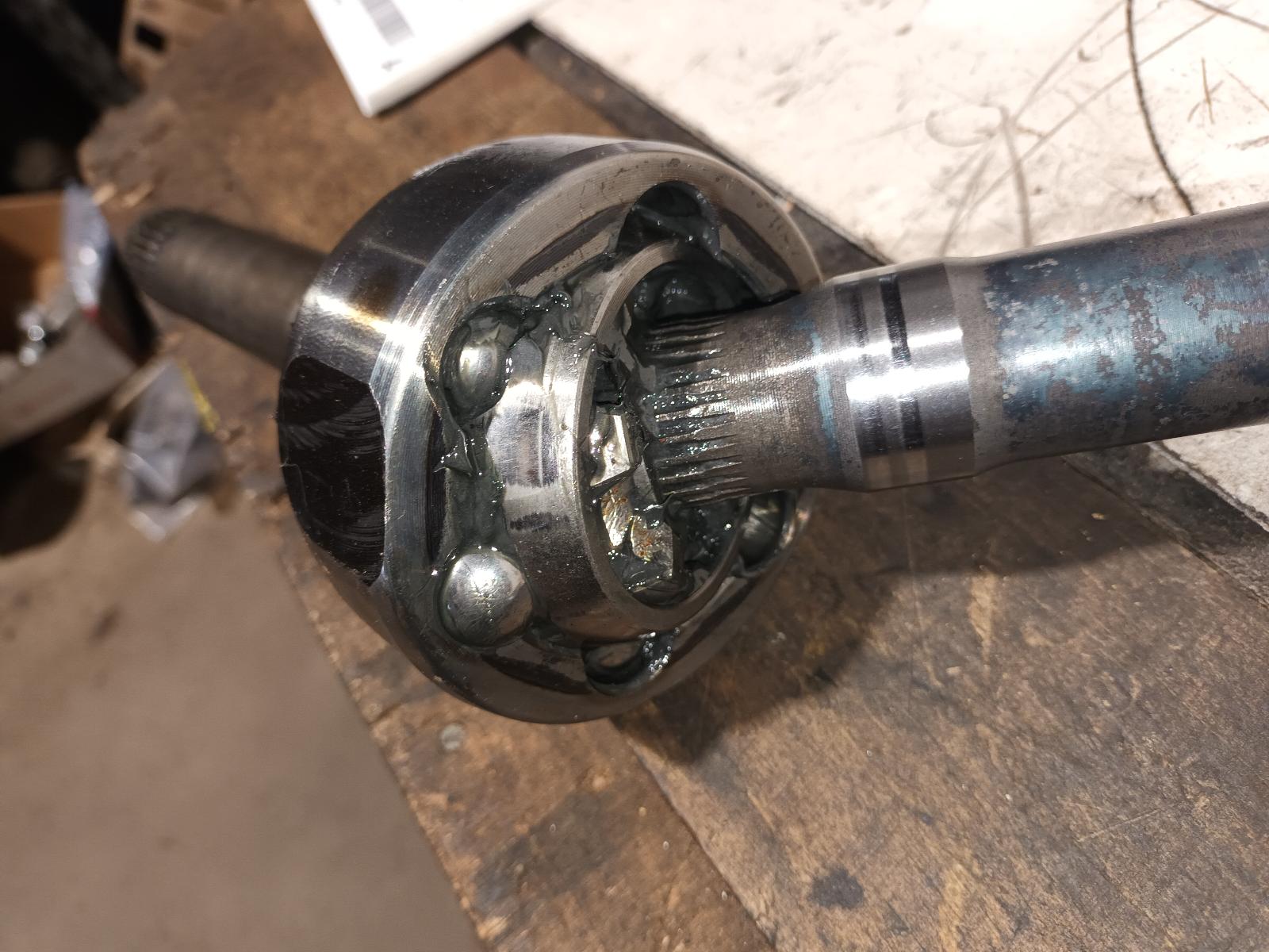 1996 Toyota Hilux Left Driveshaft View Auto part Left Driveshaft Toyota Hilux 1996