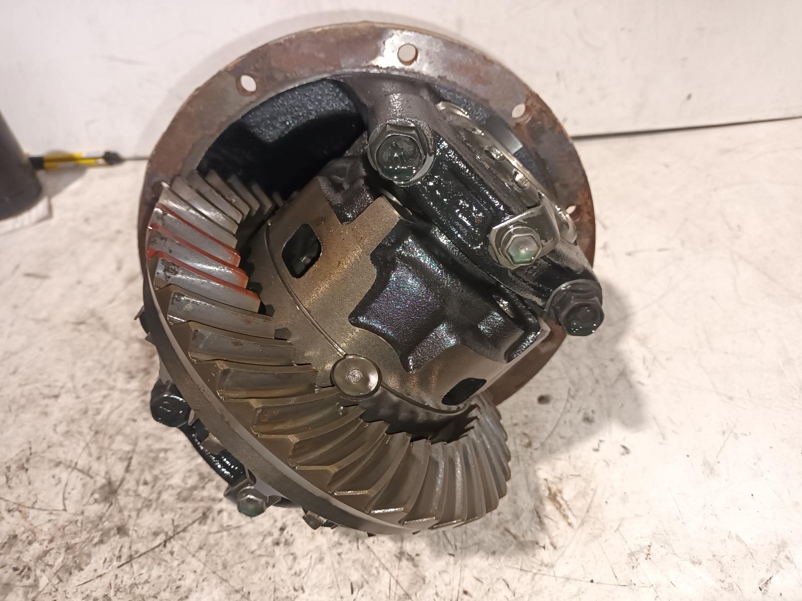 View Auto part Differential Centre Toyota Hilux 1996