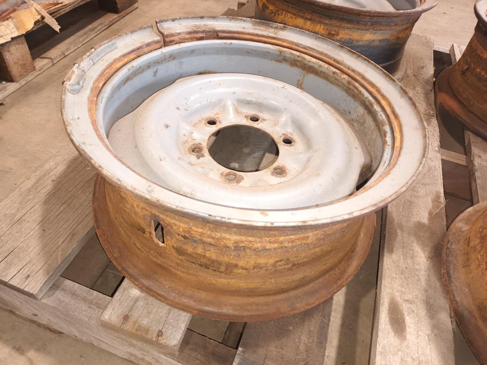 View Auto part Wheel Standard/Steel Toyota Hilux 1996