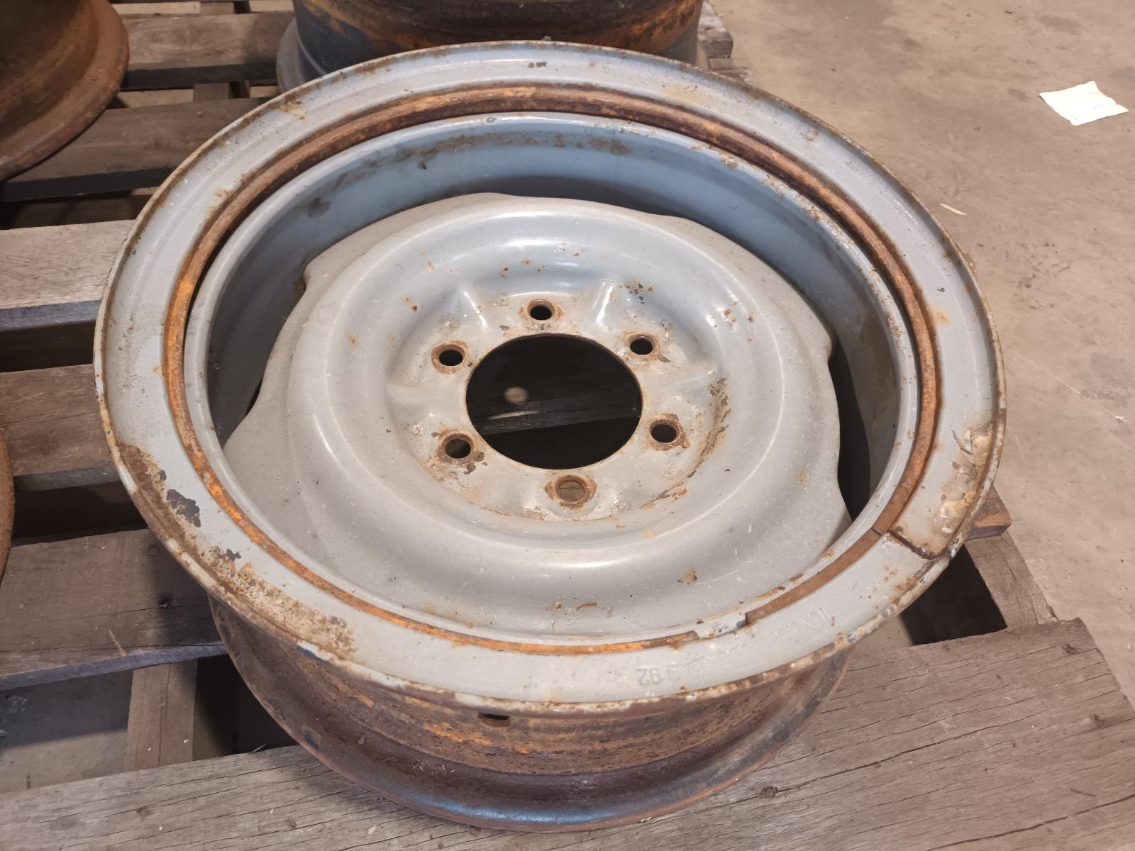 View Auto part Wheel Standard/Steel Toyota Hilux 1996