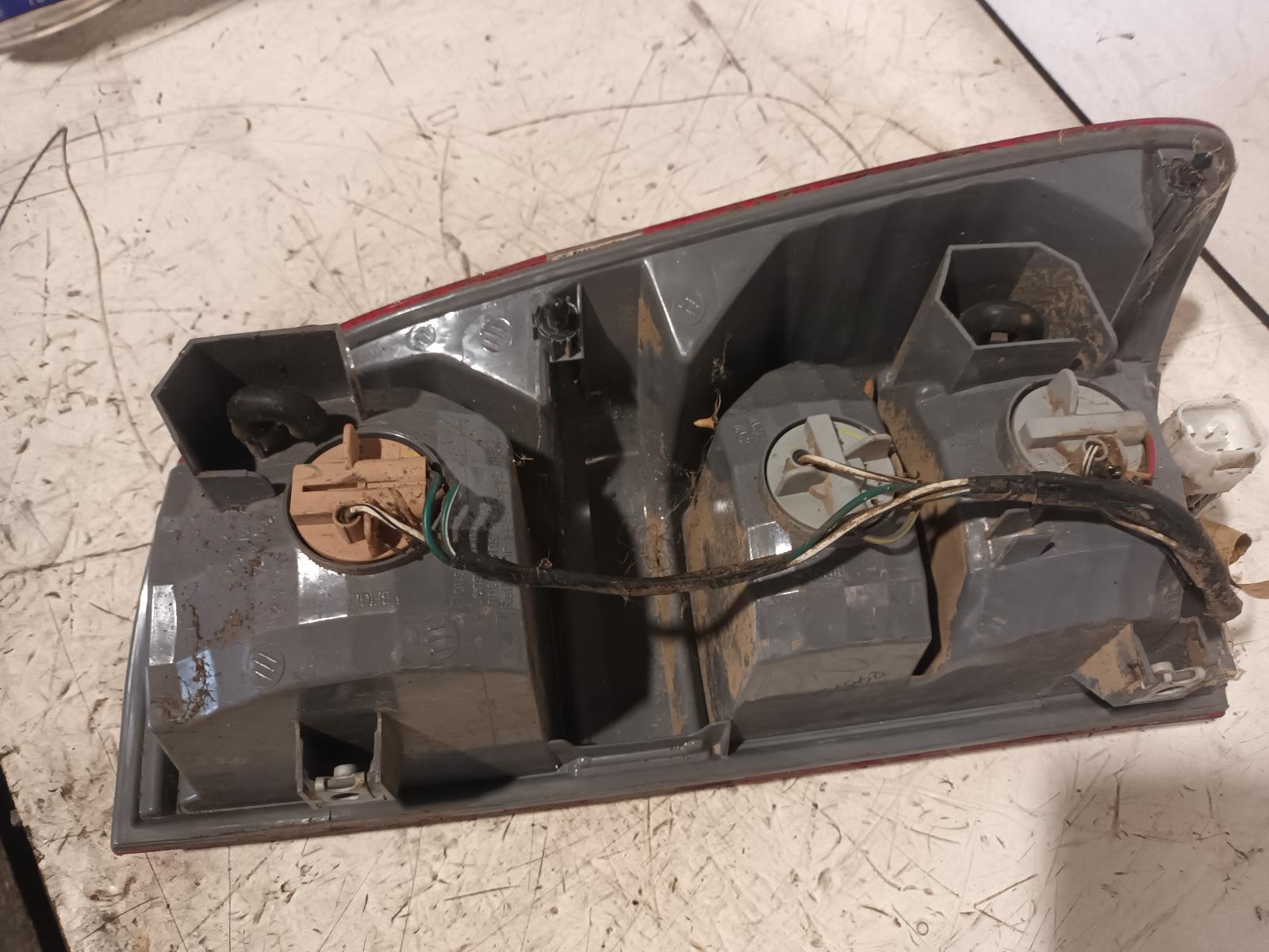 View Auto part Right Taillight Toyota Hilux 2014